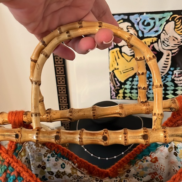 Crochet Bag With Wooden Handle Handcrafted - Picture 3 of 11